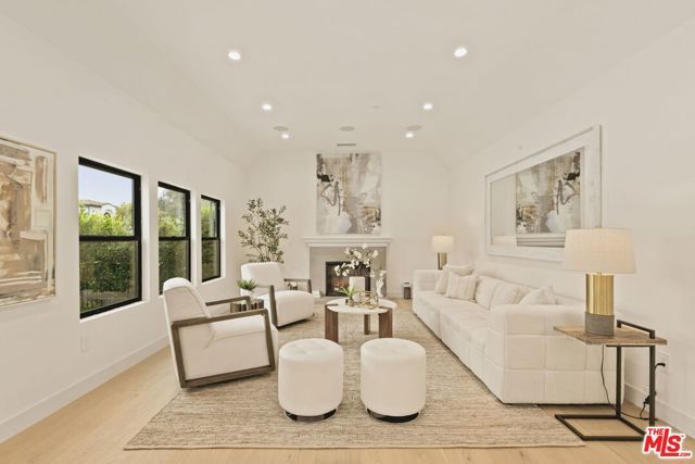 2370 Kelton Avenue, Los Angeles, CA 90064