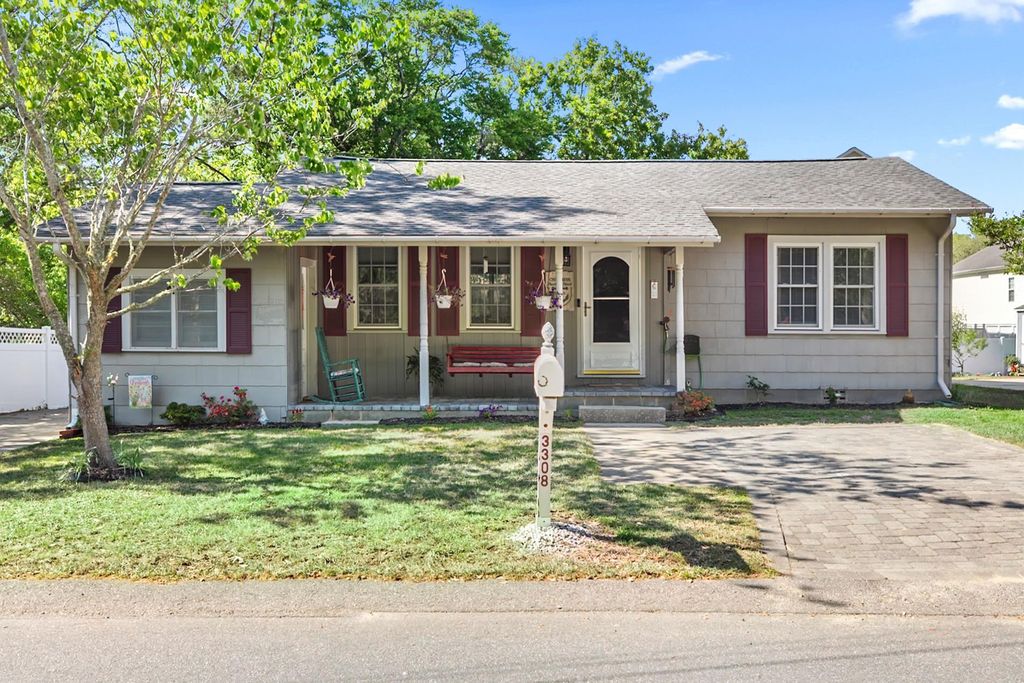 3308 Dunes St., North Myrtle Beach, SC 29582