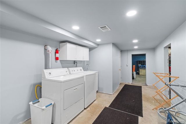 5050 Eagle Road, White Lake, MI 48383