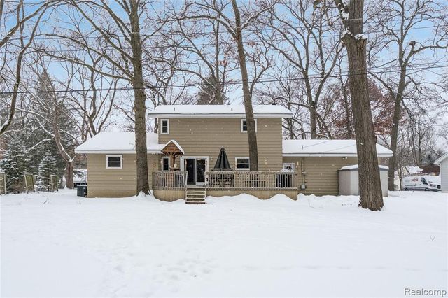 5050 Eagle Road, White Lake, MI 48383