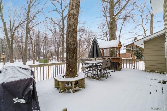 5050 Eagle Road, White Lake, MI 48383