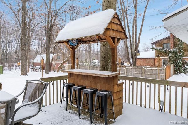 5050 Eagle Road, White Lake, MI 48383