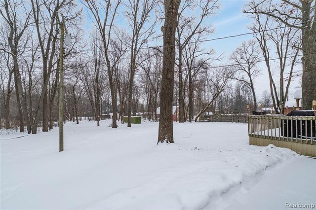 5050 Eagle Road, White Lake, MI 48383