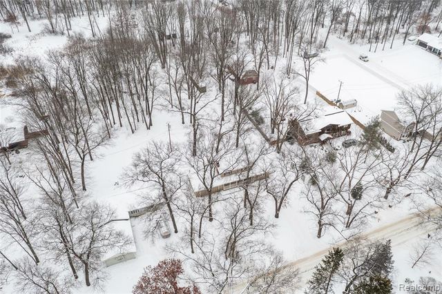 5050 Eagle Road, White Lake, MI 48383