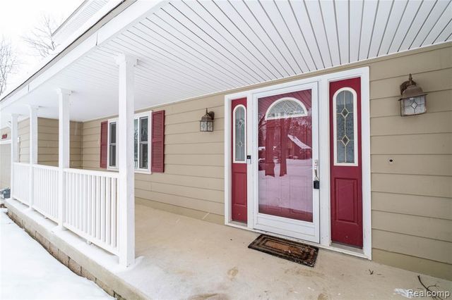 5050 Eagle Road, White Lake, MI 48383