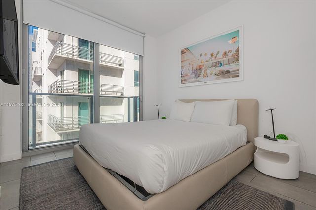 227 NE 2nd St 2206, Miami, FL 33132