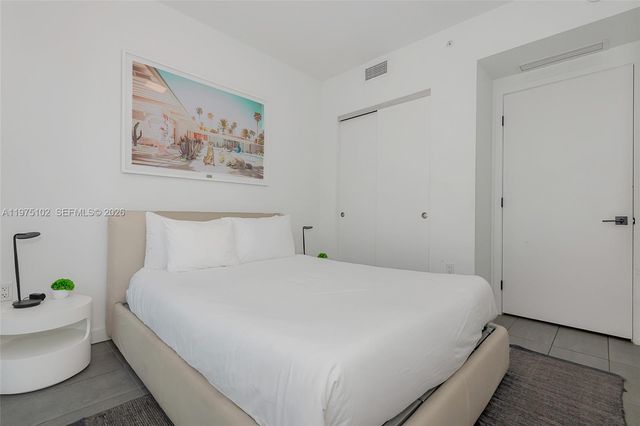 227 NE 2nd St 2206, Miami, FL 33132