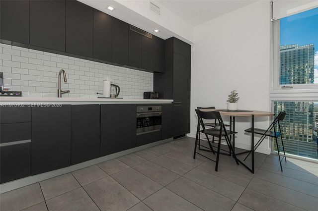 227 NE 2nd St 2206, Miami, FL 33132