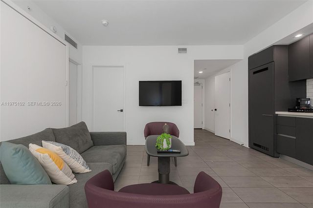 227 NE 2nd St 2206, Miami, FL 33132