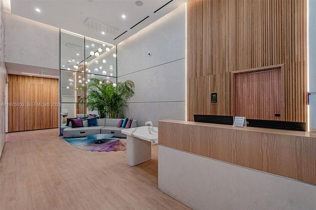 227 NE 2nd St 2206, Miami, FL 33132