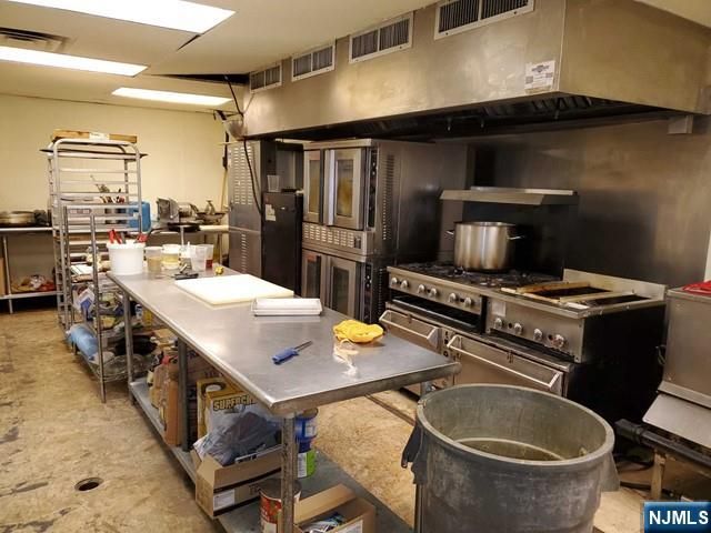 12-17 River Road, Fair Lawn, NJ 07410