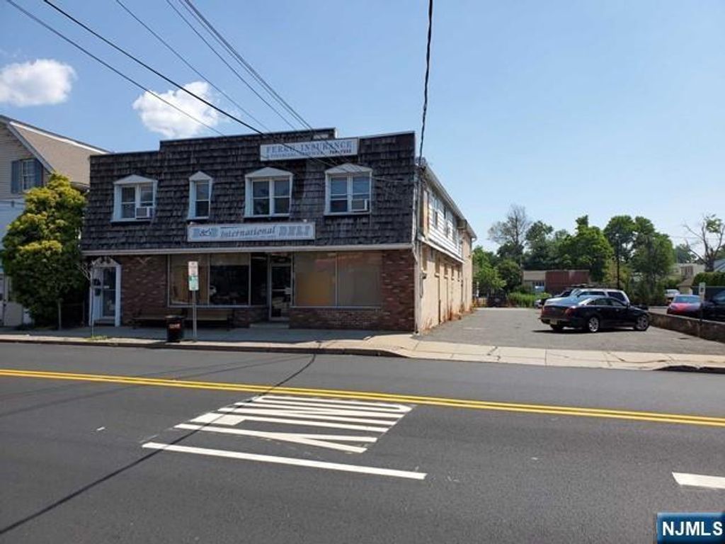 12-17 River Road, Fair Lawn, NJ 07410