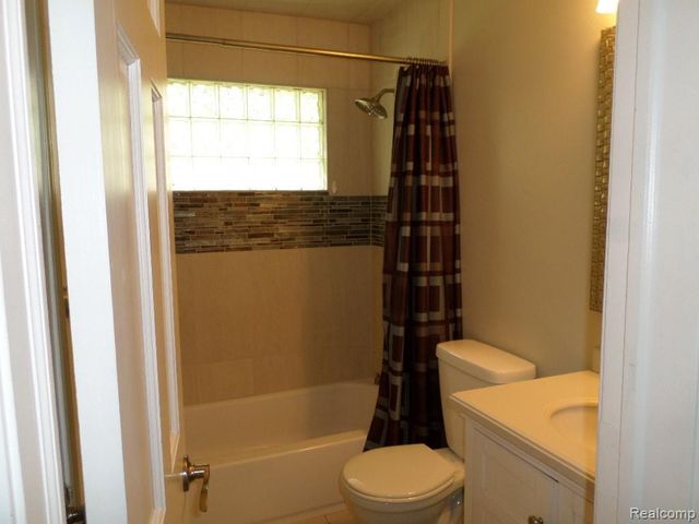 50763 Lenox Street, New Baltimore, MI 48047