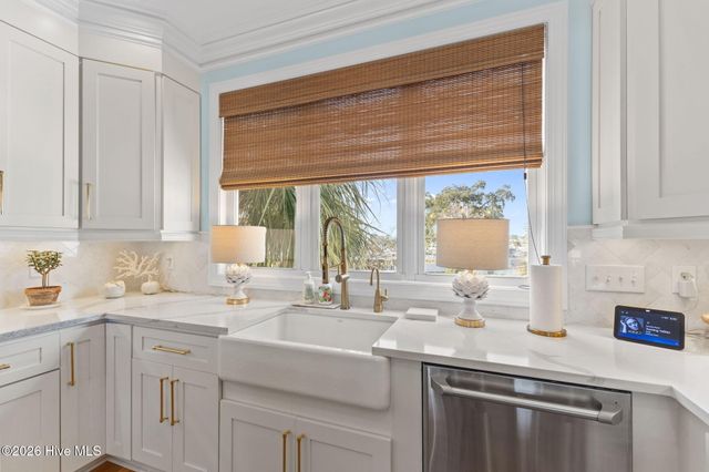 111 Riverside Avenue, Morehead City, NC 28557