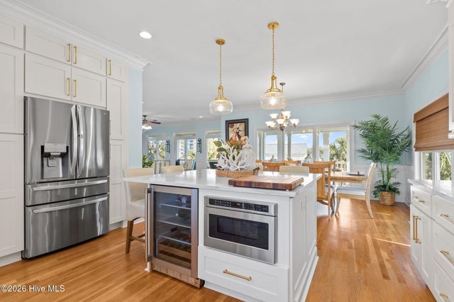 111 Riverside Avenue, Morehead City, NC 28557