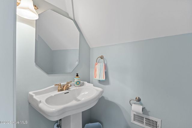 111 Riverside Avenue, Morehead City, NC 28557