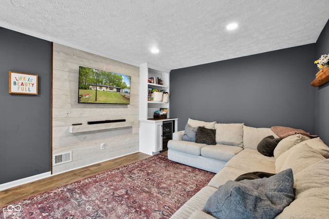 129 Bayshore Drive, Cicero, IN 46034