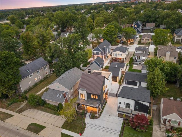 673 E 14 Mile Road, Birmingham, MI 48009