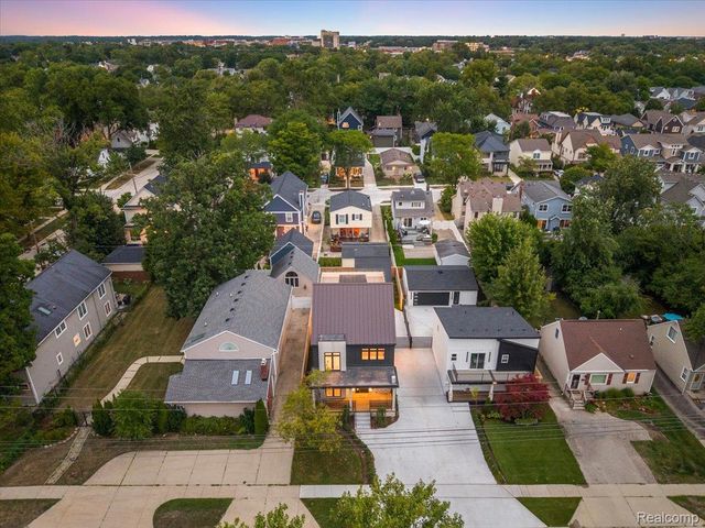 673 E 14 Mile Road, Birmingham, MI 48009