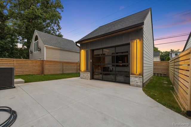 673 E 14 Mile Road, Birmingham, MI 48009
