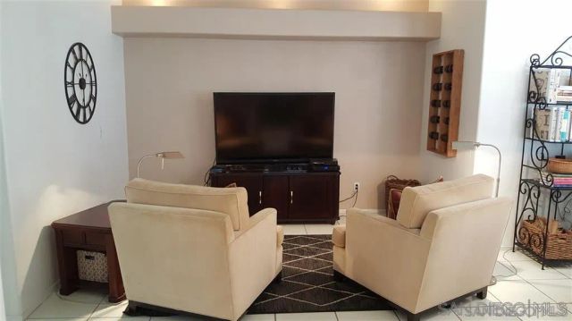 5157 Renaissance Ave A, San Diego, CA 92122