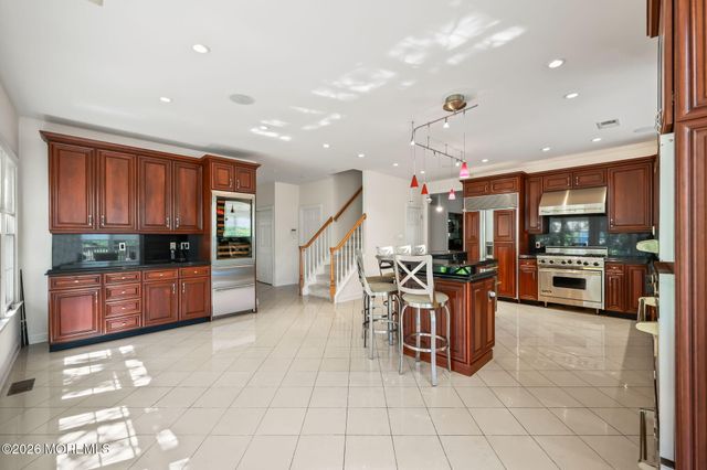 201 Jerry Court, Manalapan, NJ 07726