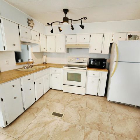 4 Boca Chica, Port St. Lucie, FL 34952