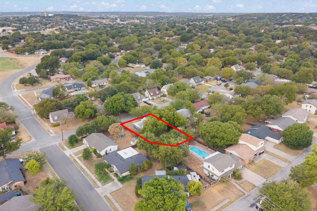 508 NW Newton Drive, Burleson, TX 76028 — photo 5