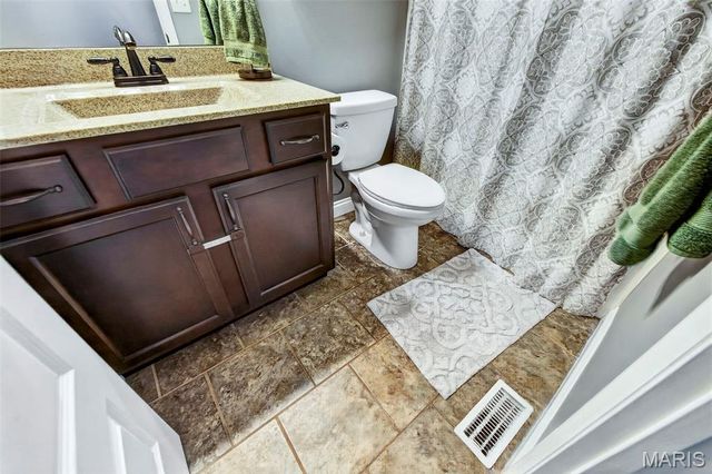 146 Shadow Pointe Drive, Wentzville, MO 63385