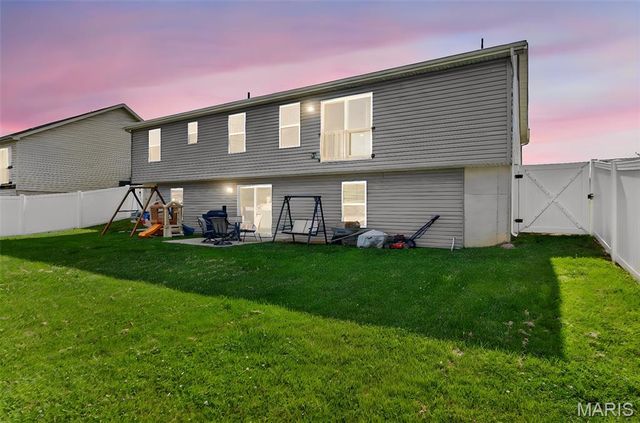 146 Shadow Pointe Drive, Wentzville, MO 63385
