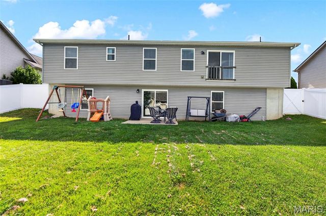 146 Shadow Pointe Drive, Wentzville, MO 63385