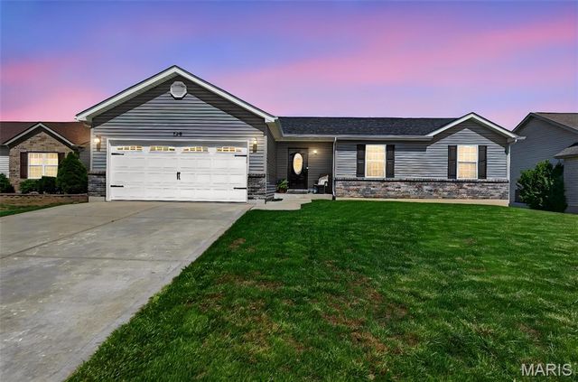 146 Shadow Pointe Drive, Wentzville, MO 63385