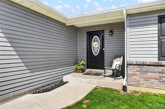 146 Shadow Pointe Drive, Wentzville, MO 63385