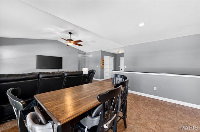 146 Shadow Pointe Drive, Wentzville, MO 63385