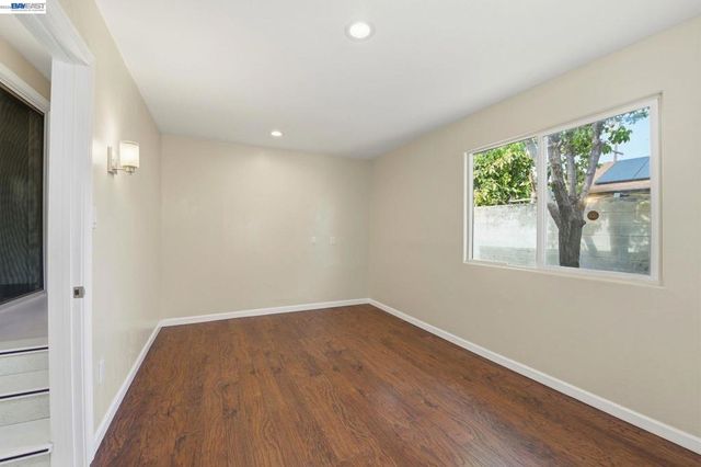 15274 Inverness St, San Leandro, CA 94579