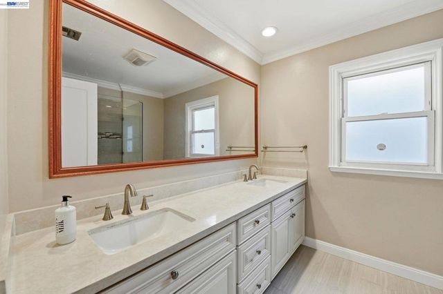 15274 Inverness St, San Leandro, CA 94579