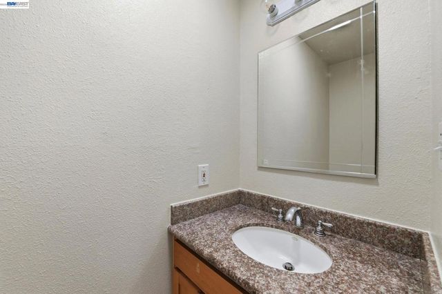 15274 Inverness St, San Leandro, CA 94579