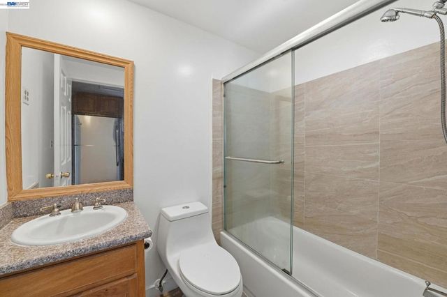 15274 Inverness St, San Leandro, CA 94579