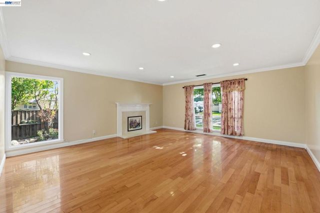 15274 Inverness St, San Leandro, CA 94579