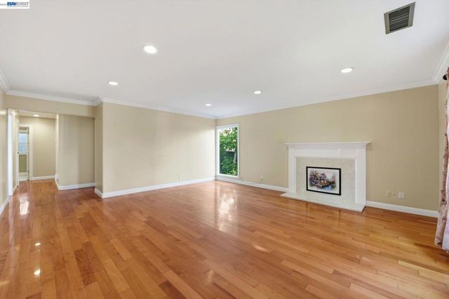 15274 Inverness St, San Leandro, CA 94579