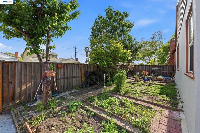 15274 Inverness St, San Leandro, CA 94579