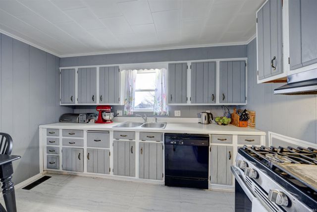 631 16th Street, Tell City, IN 47586