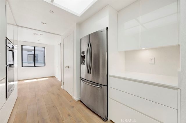 150 Ocean Park 520, Santa Monica, CA 90405