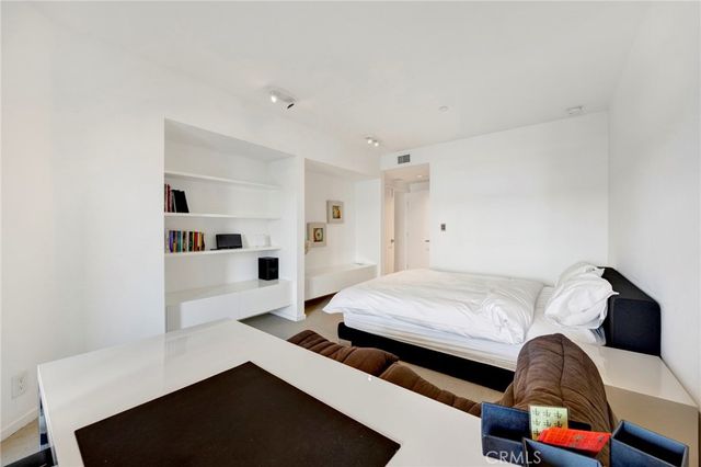 150 Ocean Park 520, Santa Monica, CA 90405