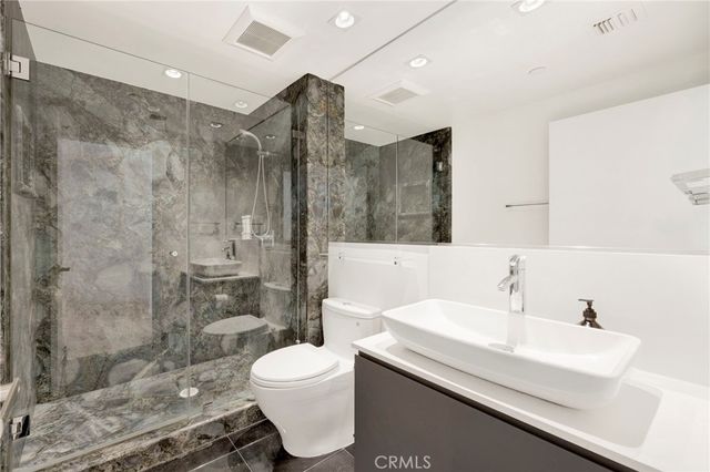 150 Ocean Park 520, Santa Monica, CA 90405