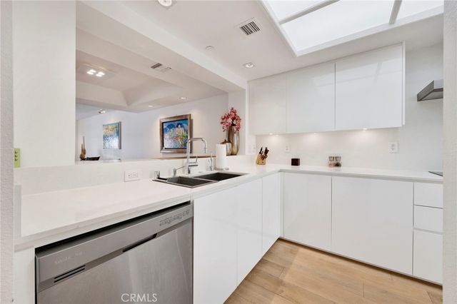 150 Ocean Park 520, Santa Monica, CA 90405