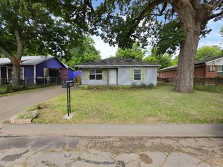 704 S Wilhite Street, Cleburne, TX 76031