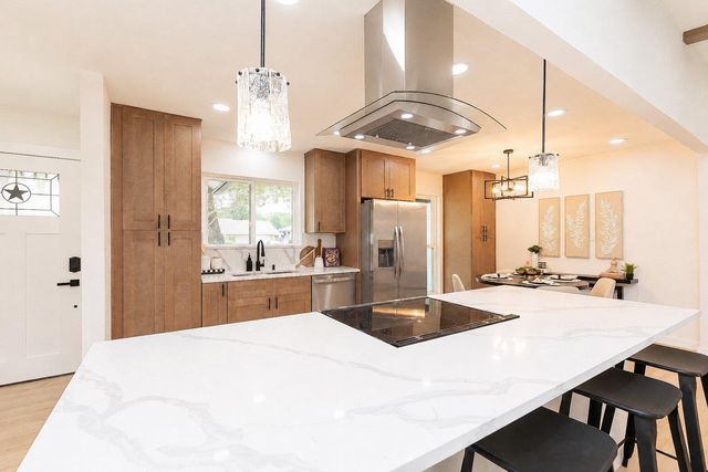 9843 Childress DR, Austin, TX 78753