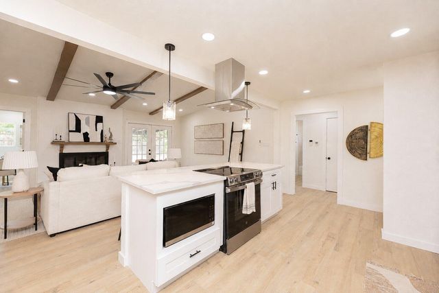 9843 Childress DR, Austin, TX 78753