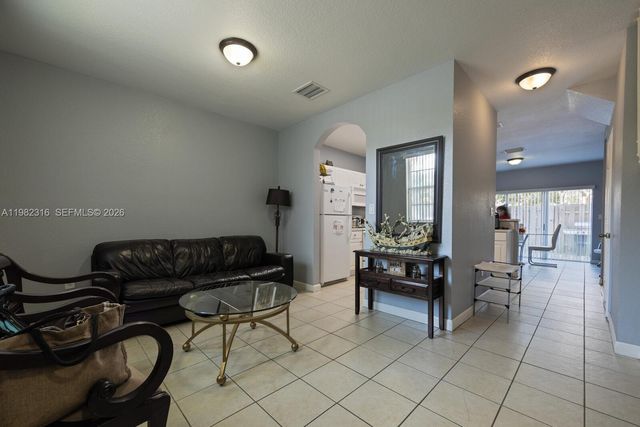 3335 NE 13th Cir Dr 105-27, Homestead, FL 33033